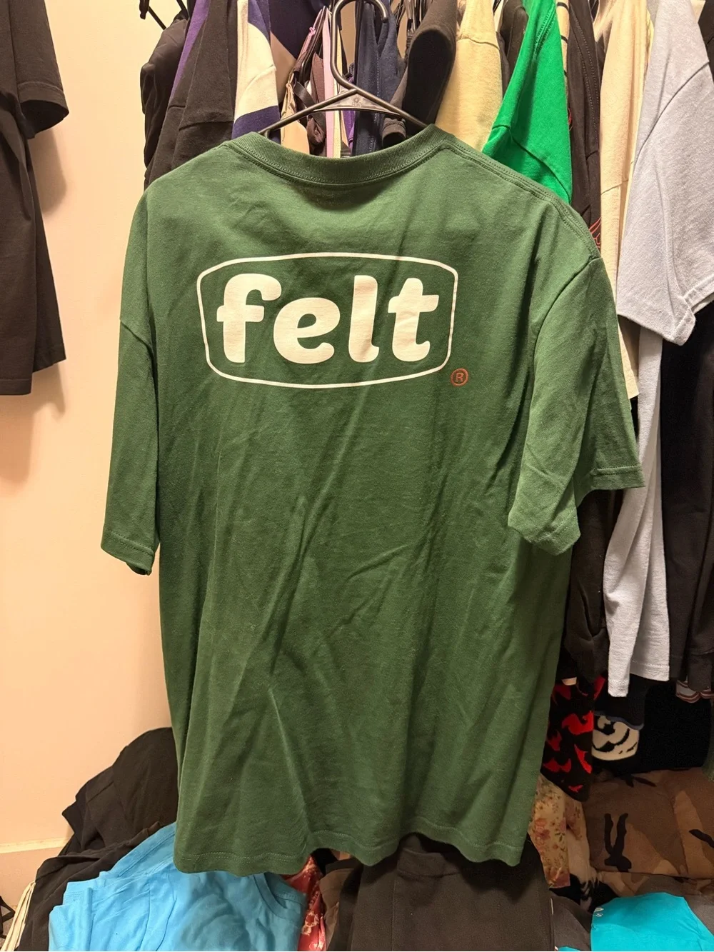 Men’s Short Sleeve T‑Shirt in Forest Green - Picture 2 of 2